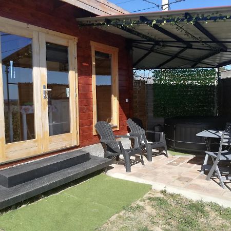 Charmant Chalet Pour 2 Personnes Spa Prive Massillargues-Attuech Екстериор снимка