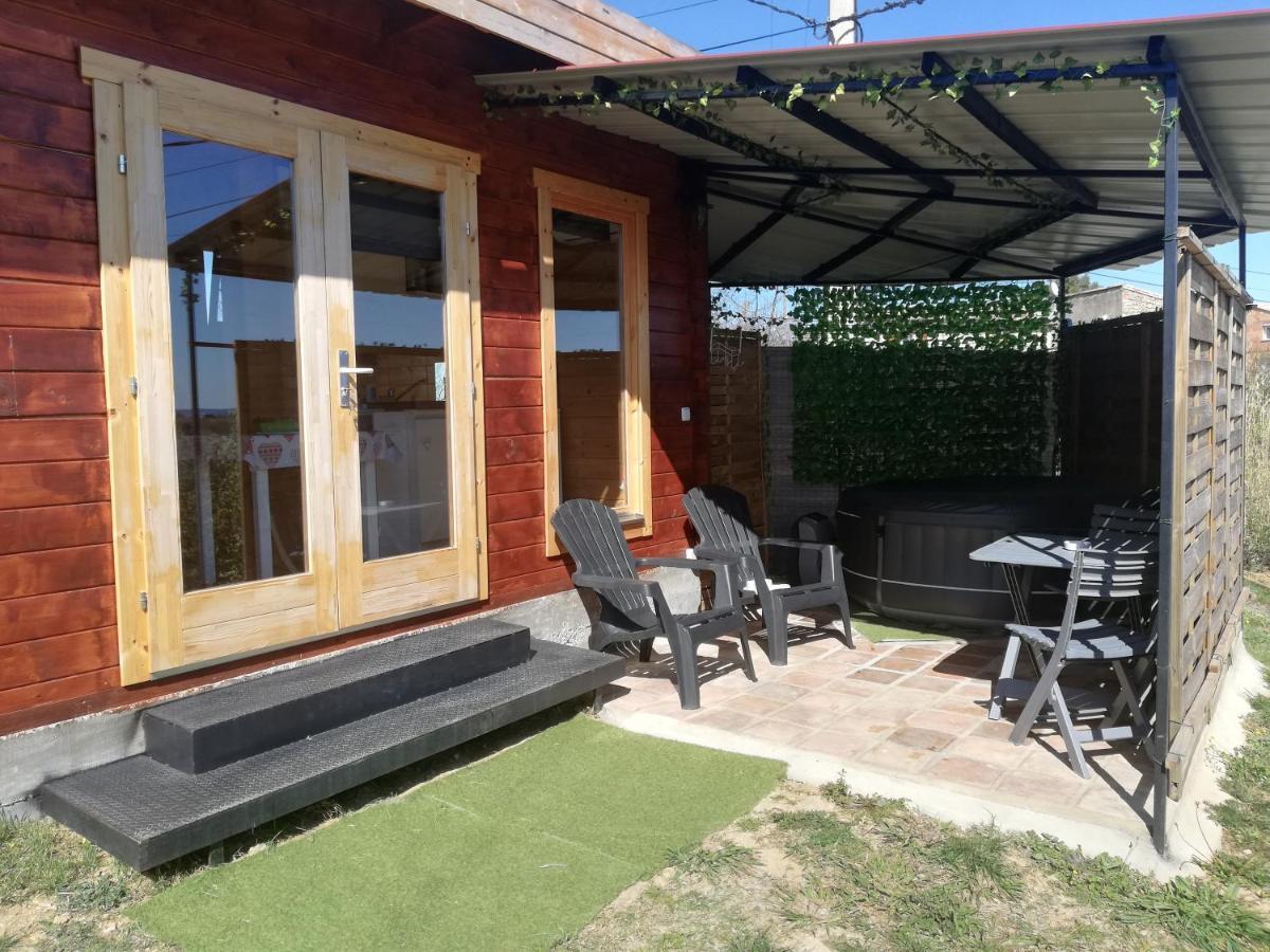 Charmant Chalet Pour 2 Personnes Spa Prive Massillargues-Attuech Екстериор снимка